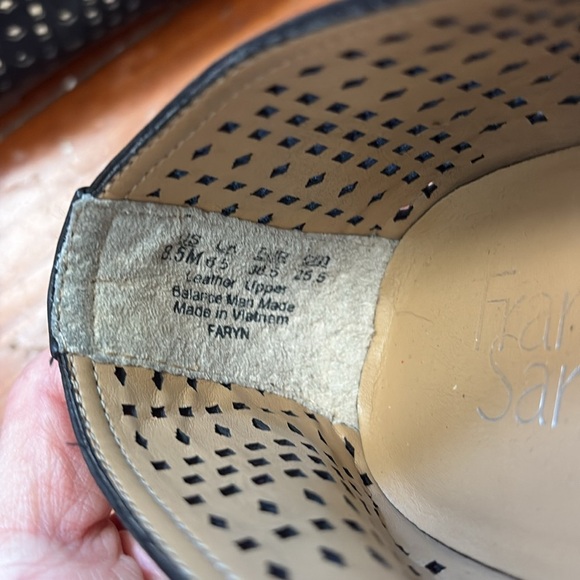 Franco Sarto Flats Laser Cut Black Suede Shies size 8.5 - Picture 6 of 6